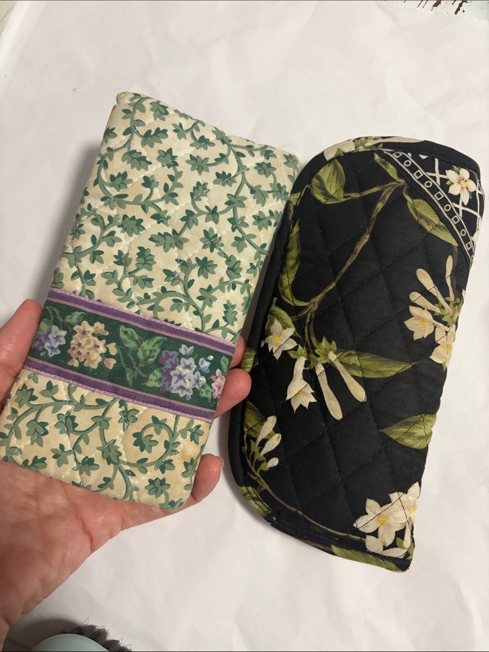 Vera Bradley 2 Floral Quilted Glass case Accents Jasmin lilac thyme yellow sold - Picture 7 of 10